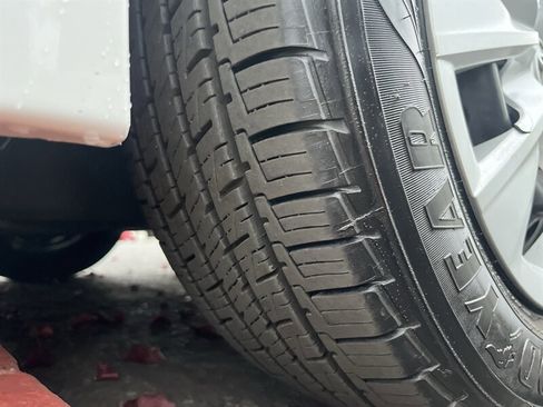 Used 2017 Toyota Corolla L w/ Carpet Mat Package (TMS) image 23