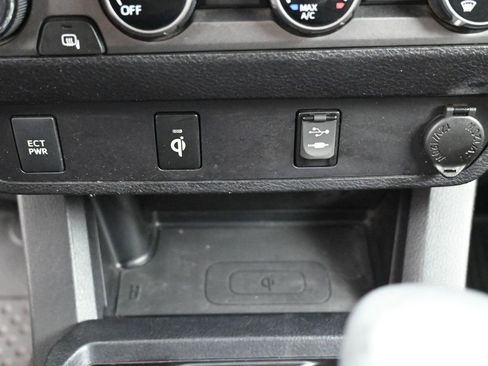 Certified 2017 Toyota Tacoma TRD Sport w/ Tow Package (A/T) image 22