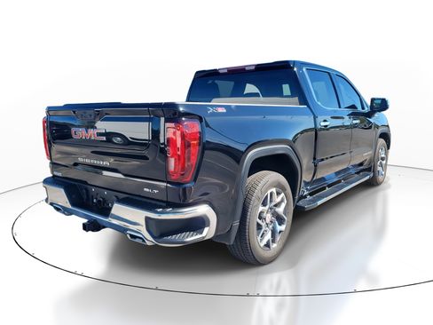 Used 2023 GMC Sierra 1500 SLT w/ SLT Premium Package image 4