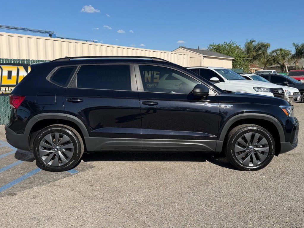 Used 2022 Volkswagen Taos S FWD image 4