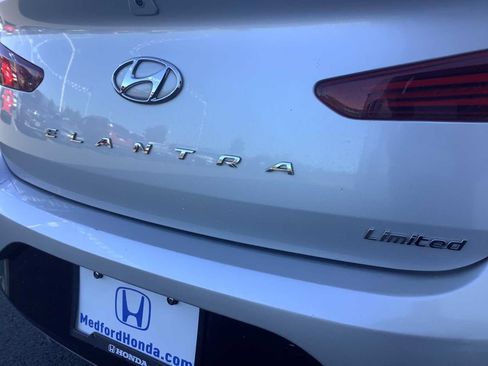 Used 2020 Hyundai Elantra Limited FWD image 6