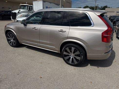 Used 2025 Volvo XC90 B5 Plus w/ Protection Package Premier AWD/4WD image 12