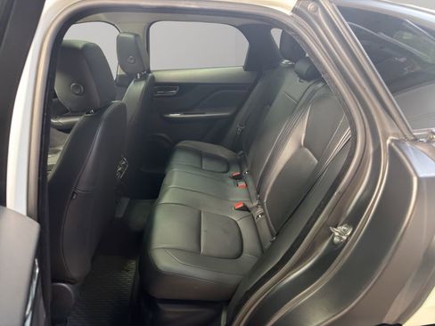 Used 2017 Jaguar F-PACE Premium image 17