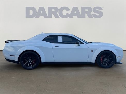 Used 2019 Dodge Challenger SRT Hellcat image 8