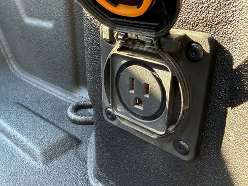 Used 2022 GMC Sierra 1500 SLT w/ SLT Premium Plus Package image 47