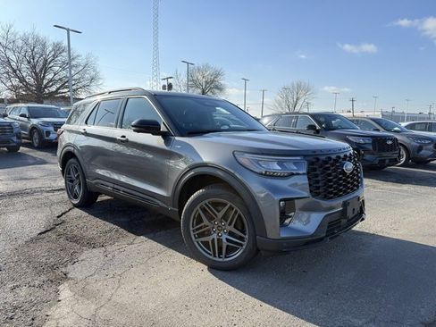 New 2025 Ford Explorer ST-Line w/ Premium Package image 2