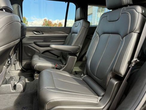 New 2025 Jeep Grand Cherokee L Limited w/ Luxury Tech Group II image 25