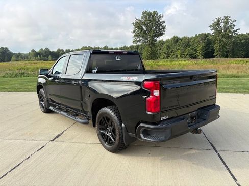 Used 2023 Chevrolet Silverado 1500 Custom w/ Rally Edition AWD/4WD image 4