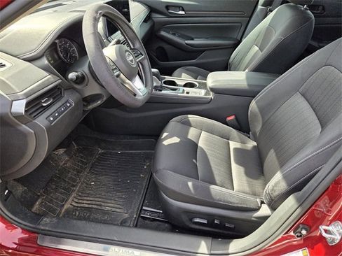 Certified 2024 Nissan Altima 2.5 SV w/ SV Premium Package image 10