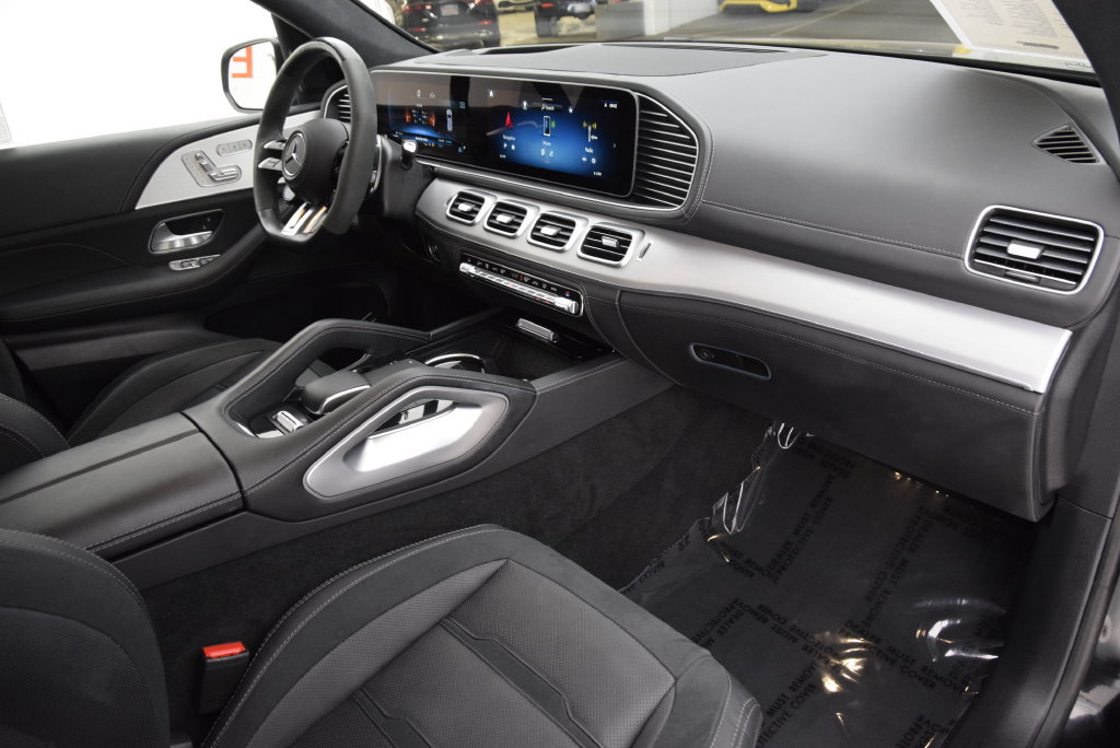 Used 2025 Mercedes-Benz GLS 63 AMG 4MATIC image 15