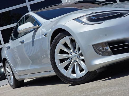 Used 2017 Tesla Model S 75 image 12