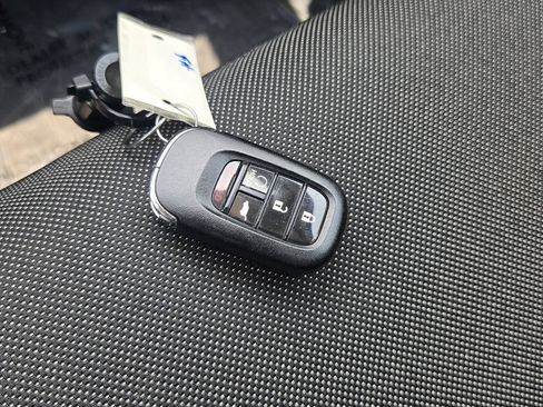 Used 2025 Honda CR-V EX image 17