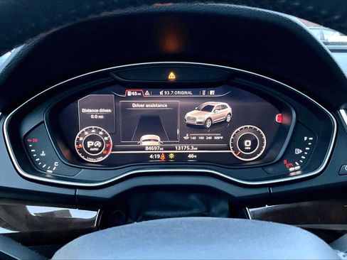 Used 2018 Audi Q5 Prestige w/ Prestige Package image 25