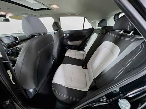 Certified 2025 Hyundai Venue SEL image 24