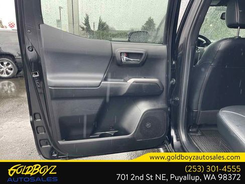 Used 2021 Toyota Tacoma TRD Off-Road w/ TRD Premium Off Road Package image 37
