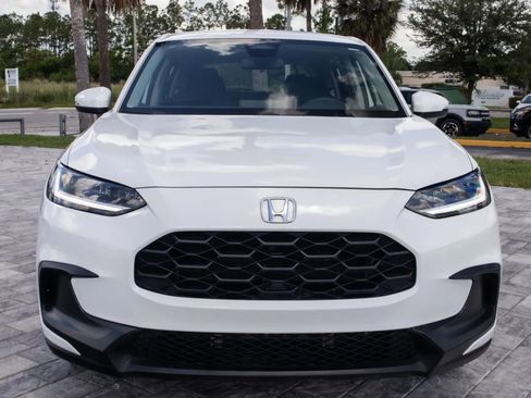 Used 2024 Honda HR-V LX image 2