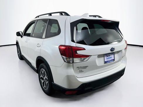 Used 2023 Subaru Forester Premium AWD/4WD image 7