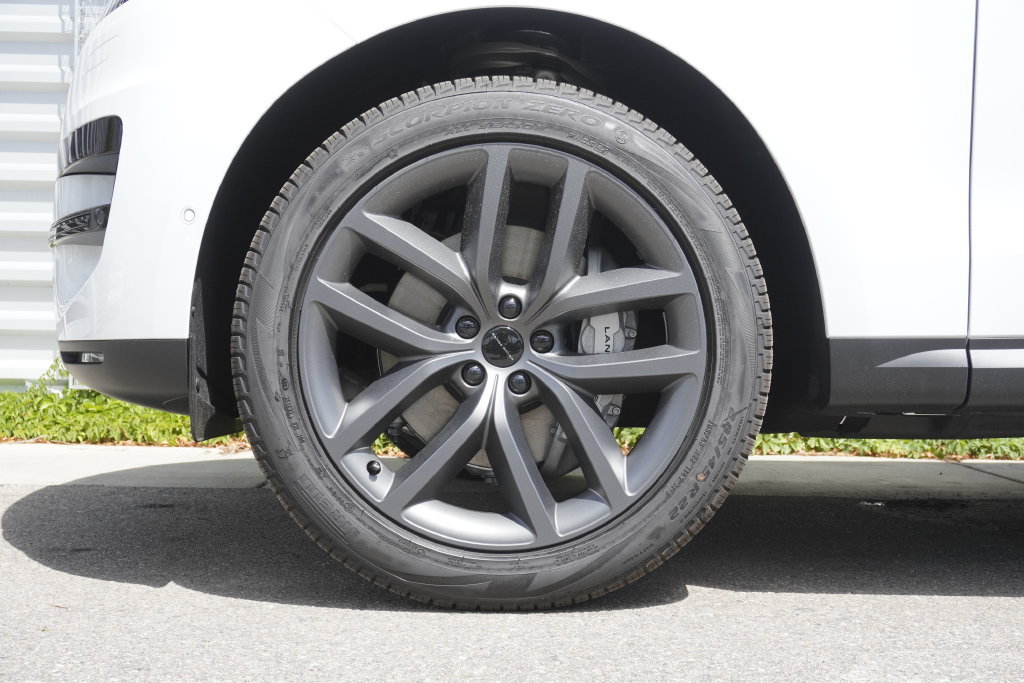 New 2026 Land Rover Range Rover Sport SE AWD/4WD image 34