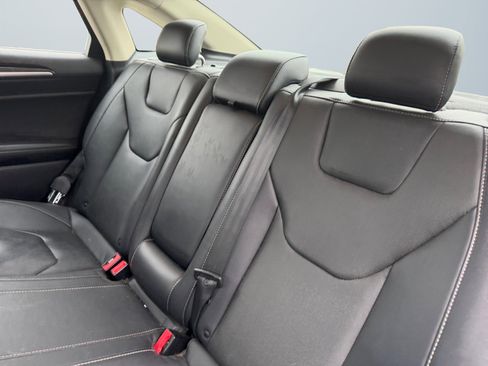 Used 2019 Ford Fusion Titanium image 14