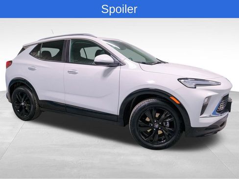 Used 2024 Buick Encore GX Sport Touring image 10