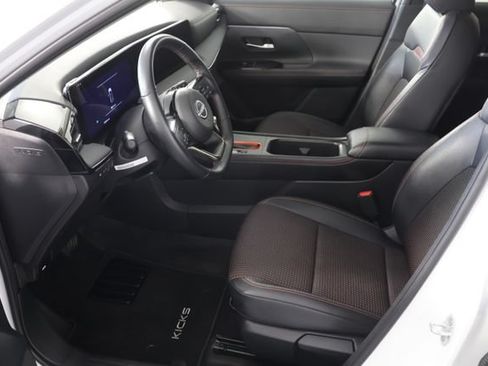 Used 2025 Nissan Kicks SR w/ Illumination Package AWD/4WD image 18