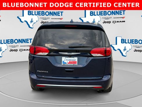 Used 2019 Chrysler Pacifica Touring Plus w/ Advanced Safetytec Group FWD image 6