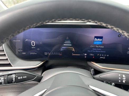 Used 2025 Buick Envision Sport Touring image 27