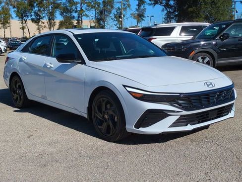 New 2026 Hyundai Elantra SEL Sport Premium FWD image 3
