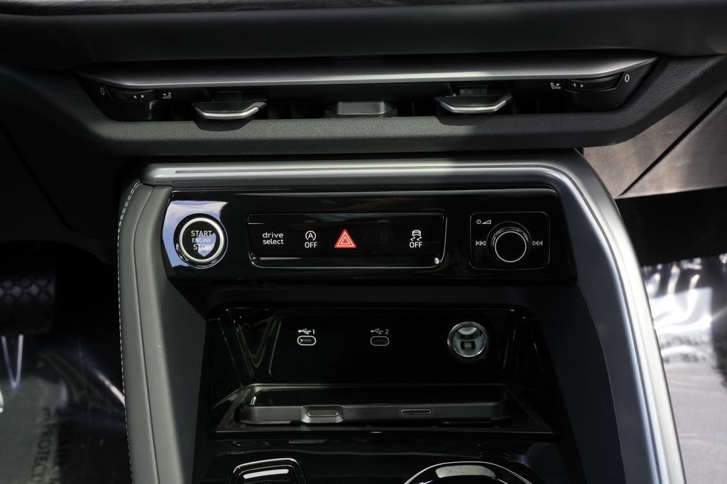 Used 2025 Audi Q5 Premium Plus w/ Premium Plus AWD/4WD image 47