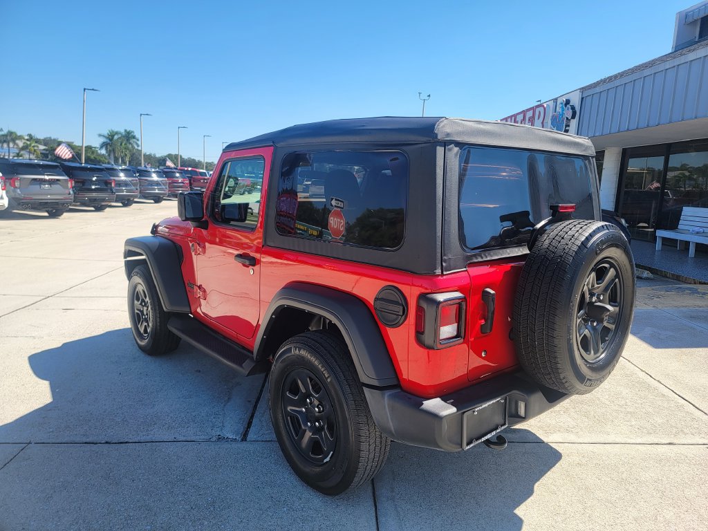 Used 2022 Jeep Wrangler Sport AWD/4WD image 3