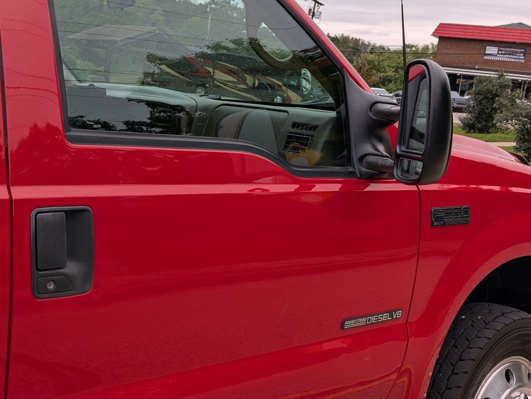 Used 2001 Ford F550 2WD Crew Cab Super Duty image 32