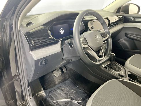 Used 2022 Volkswagen Taos S image 9