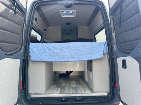 Used 2020 Mercedes-Benz Sprinter 2500 image 9