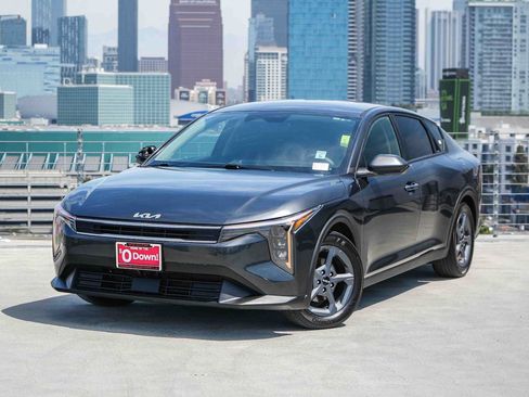 Used 2025 Kia K4 FWD image 1