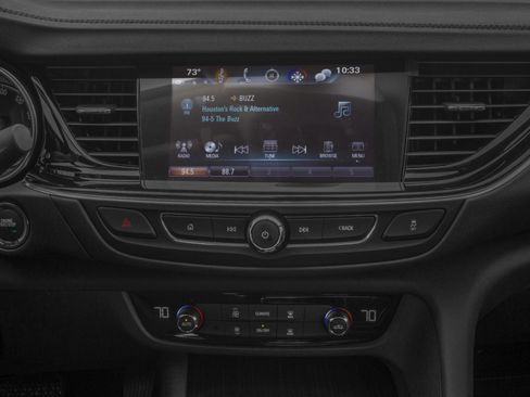 Used 2018 Buick Regal Preferred FWD image 7