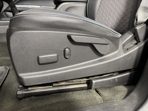 Used 2017 Chevrolet Colorado Z71 image 13