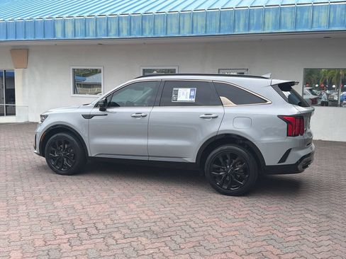 Used 2022 Kia Sorento SX AWD/4WD image 3