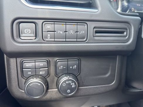 Used 2021 Chevrolet Tahoe LT w/ Luxury Package image 26