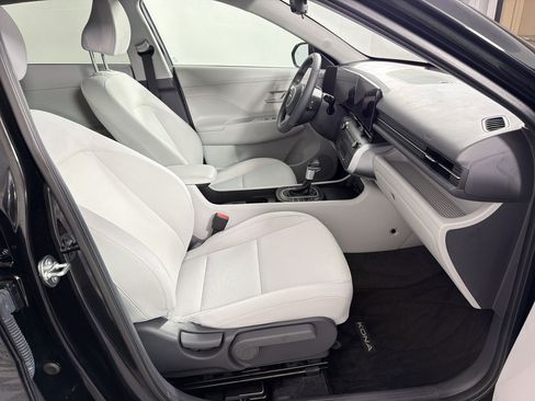 Certified 2025 Hyundai Kona SEL FWD image 29