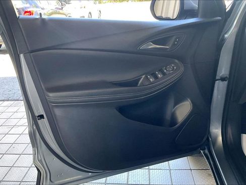 Used 2025 Buick Encore GX Preferred FWD image 2