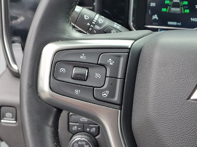 Used 2023 Chevrolet Silverado 1500 LT AWD/4WD image 7