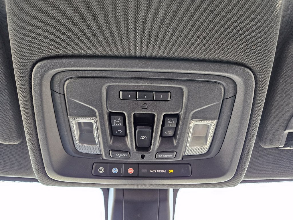 Used 2019 Chevrolet Silverado 1500 High Country w/ Technology Package AWD/4WD image 20