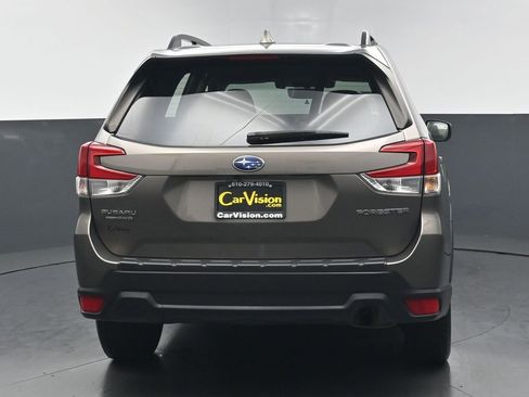 Used 2021 Subaru Forester Premium AWD/4WD image 4