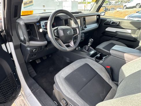 Used 2022 Ford Bronco Base image 9