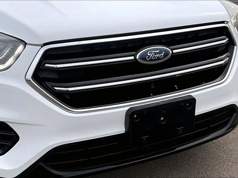 Used 2018 Ford Escape SE w/ SE Sport Appearance Package image 26