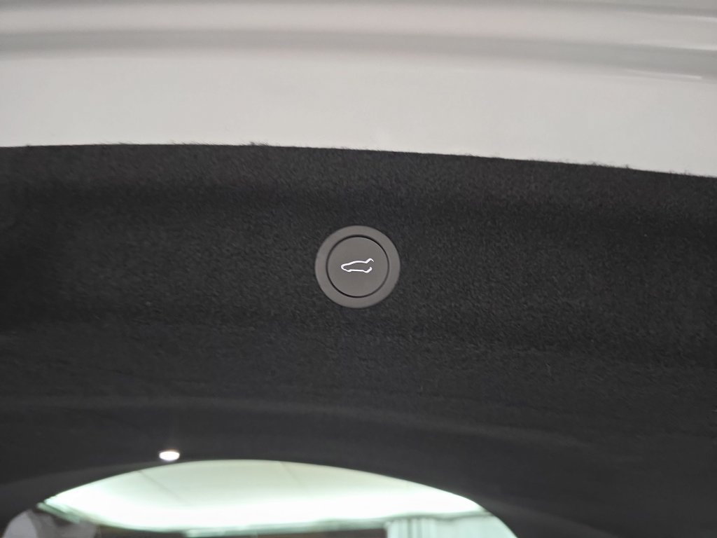 Used 2026 Tesla Model Y AWD image 16
