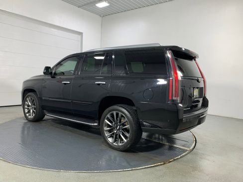 Used 2020 Cadillac Escalade Luxury w/ Escalade Sport Edition image 27