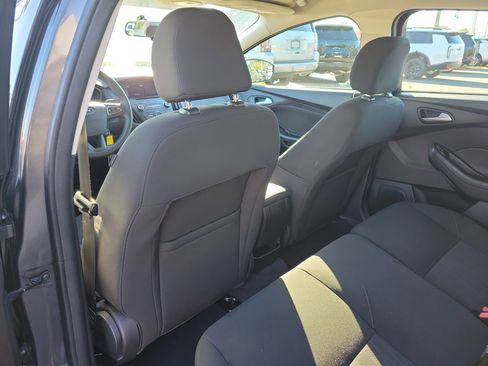 Used 2016 Ford Focus SE image 16