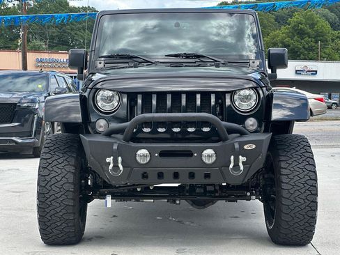 Used 2017 Jeep Wrangler Unlimited Rubicon w/ Connectivity Group AWD/4WD image 2