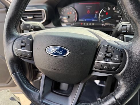 Used 2020 Ford Explorer XLT w/ Equipment Group 202A AWD/4WD image 23